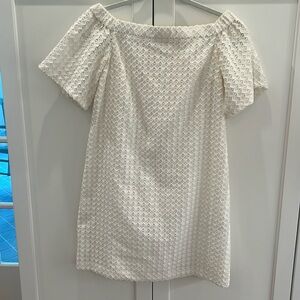 Women’s white size 0 Club Monaco short sleeve dress.